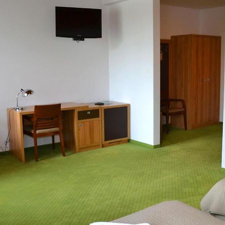 Tawerna Kaper Hotel Ilawa Luaran gambar