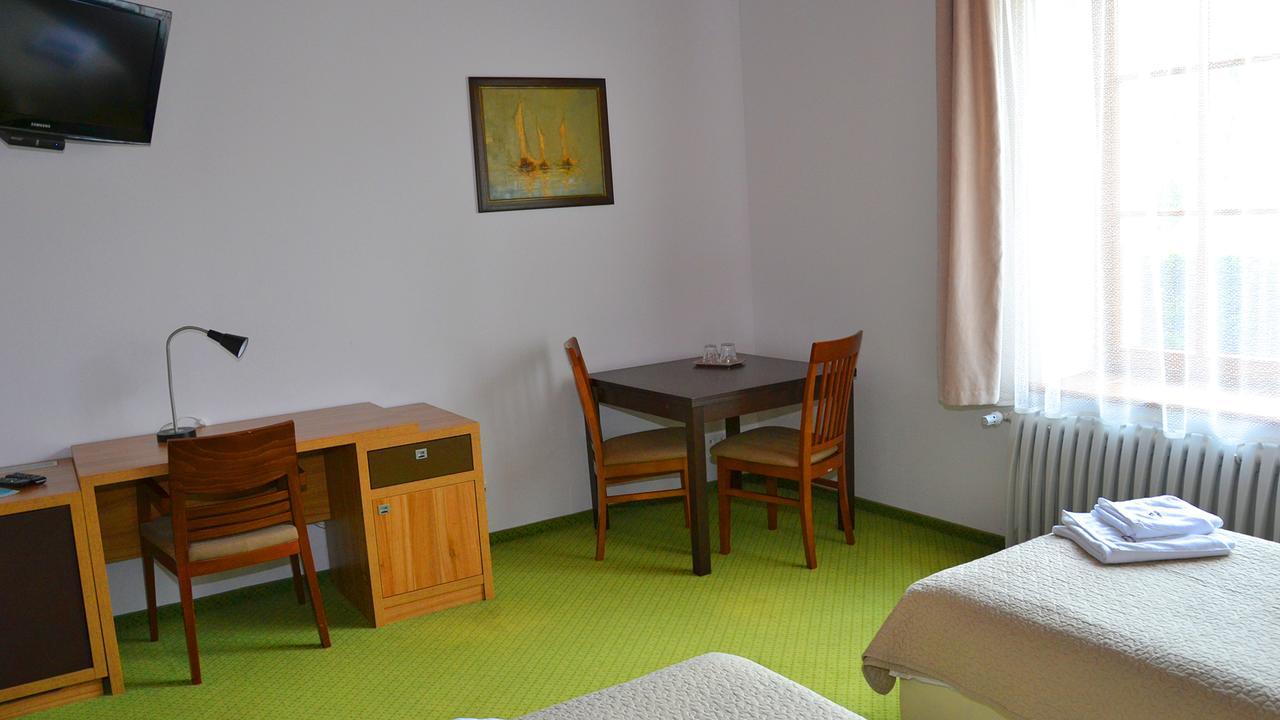 Tawerna Kaper Hotel Ilawa Luaran gambar