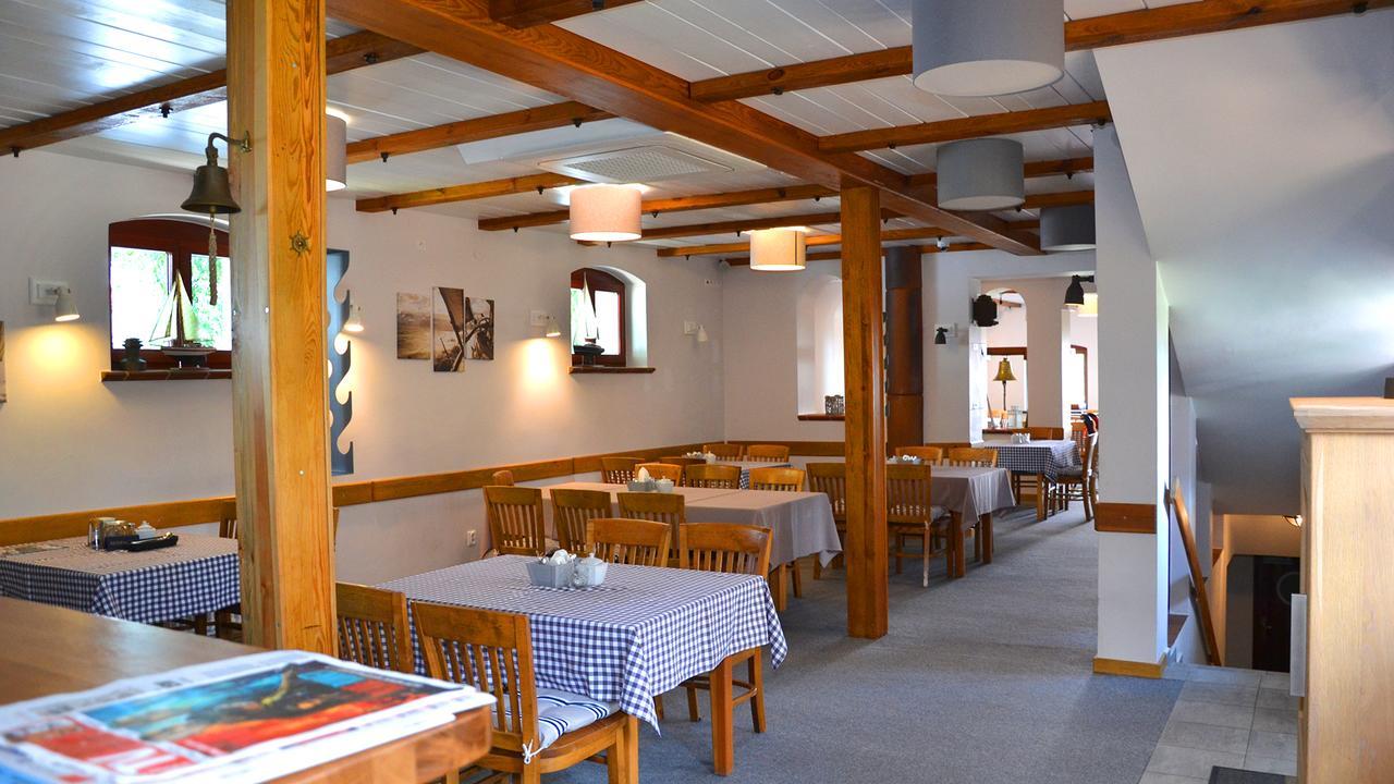 Tawerna Kaper Hotel Ilawa Luaran gambar