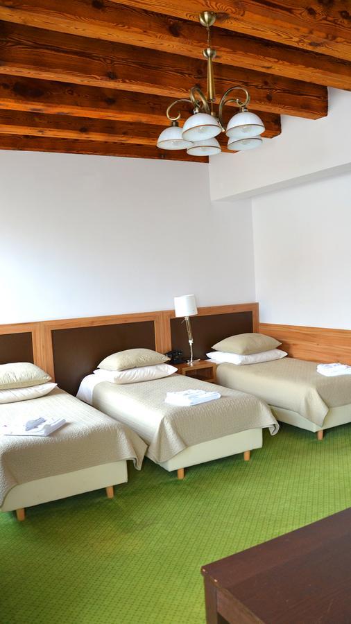 Tawerna Kaper Hotel Ilawa Luaran gambar
