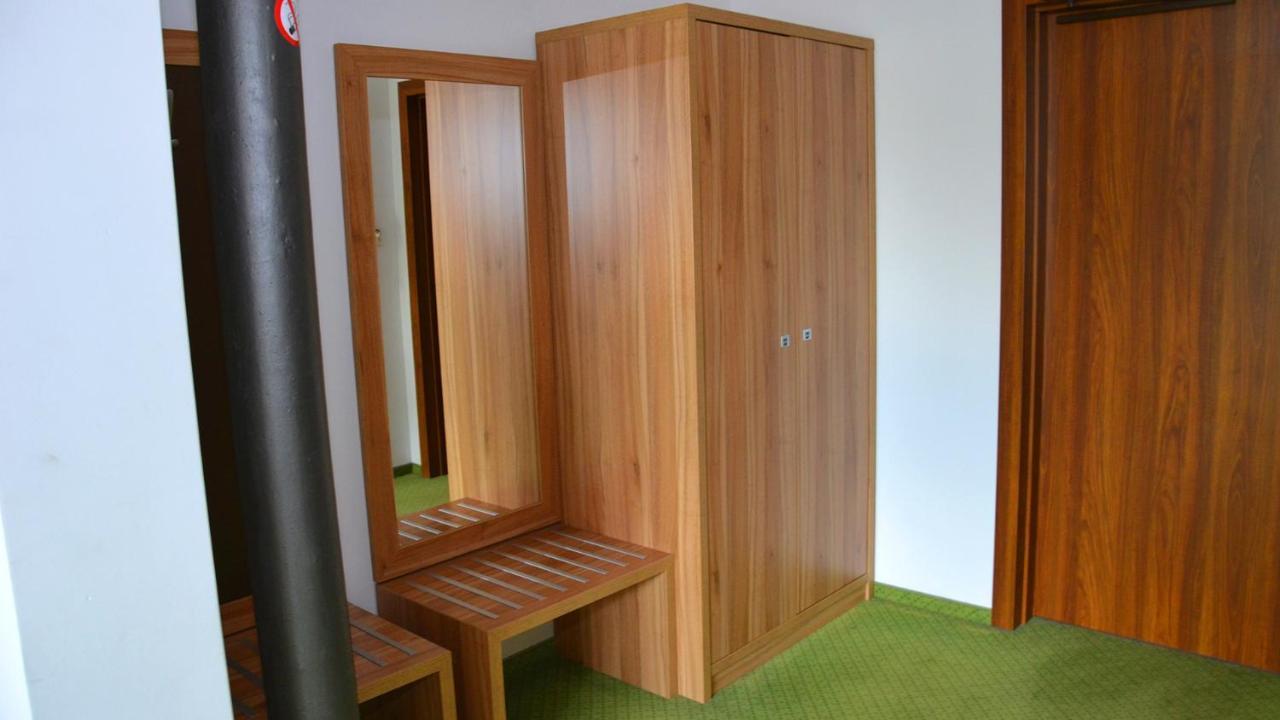 Tawerna Kaper Hotel Ilawa Luaran gambar