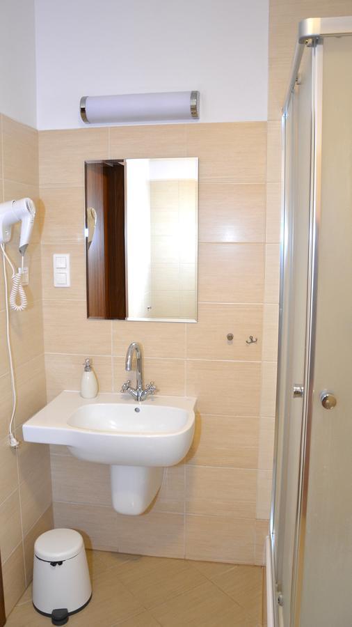 Tawerna Kaper Hotel Ilawa Luaran gambar