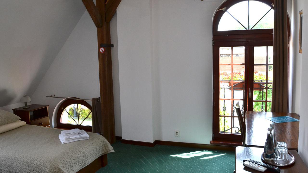 Tawerna Kaper Hotel Ilawa Luaran gambar