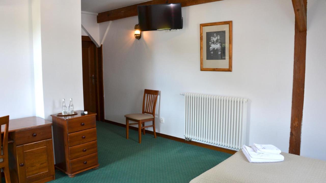 Tawerna Kaper Hotel Ilawa Luaran gambar
