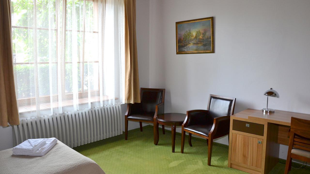 Tawerna Kaper Hotel Ilawa Luaran gambar