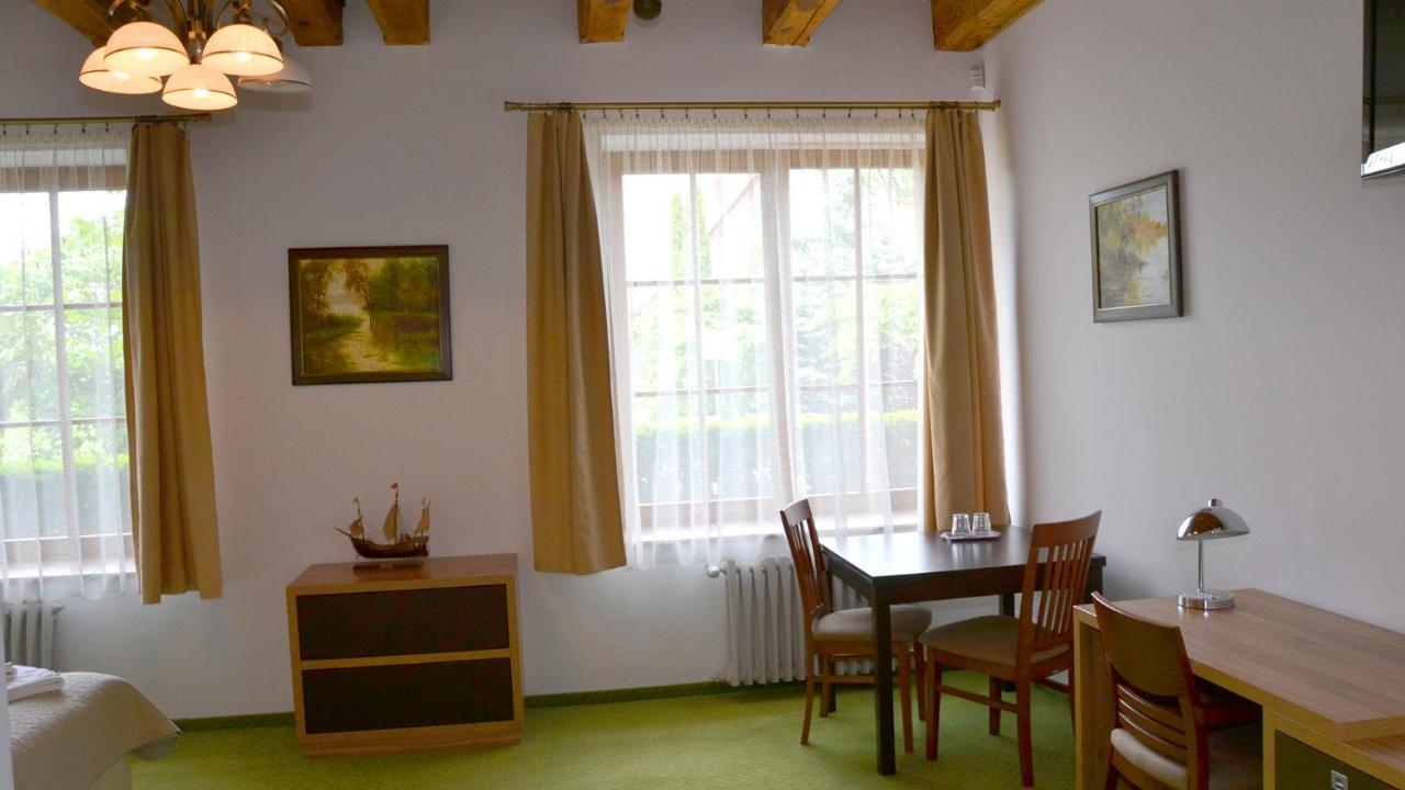 Tawerna Kaper Hotel Ilawa Luaran gambar