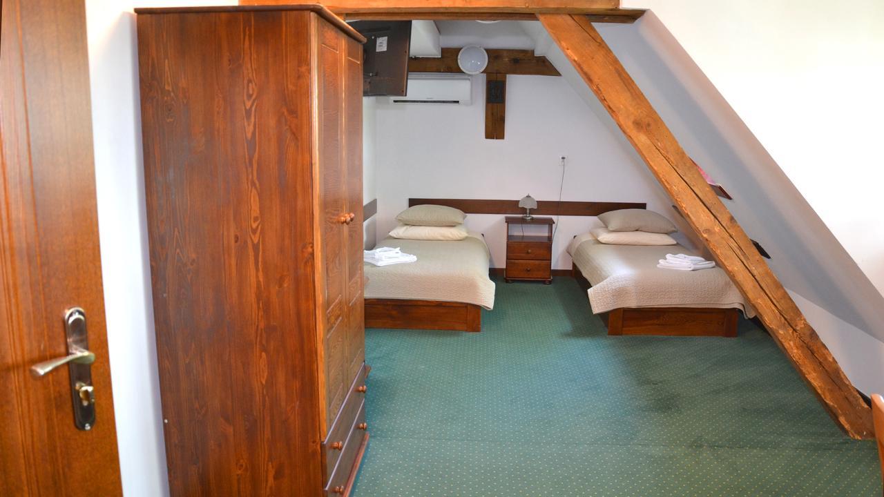 Tawerna Kaper Hotel Ilawa Luaran gambar