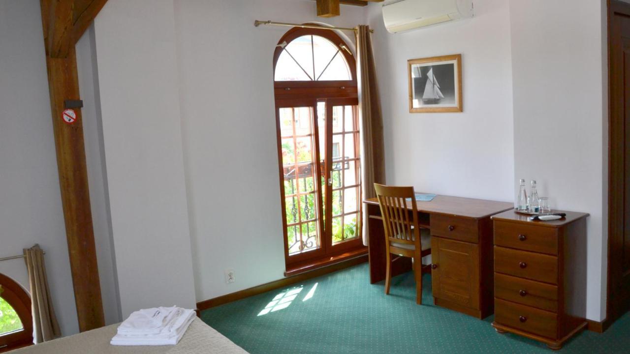 Tawerna Kaper Hotel Ilawa Luaran gambar
